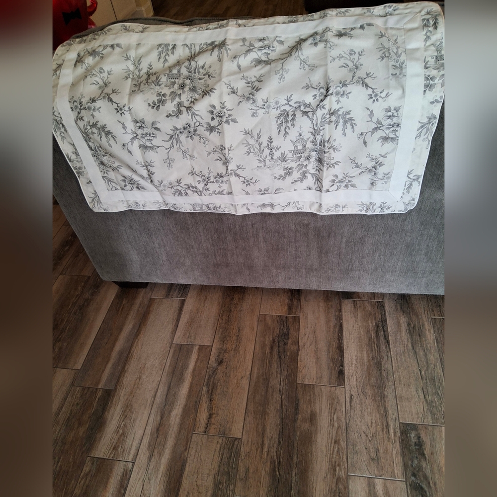Ralph Lauren King Size Shams(2)